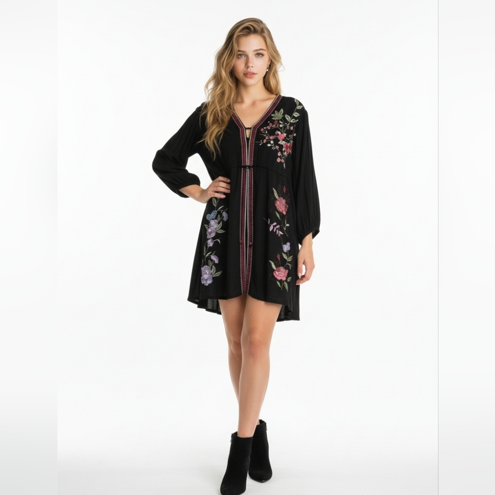 NEW- Christina Dress With Floral Embroidery Size XL